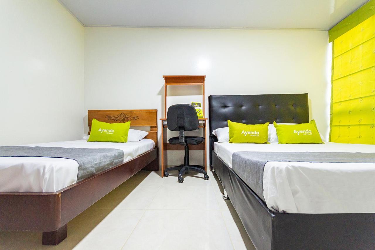 Hotel Ayenda Casa Howard 1092 Bogotá Exteriör bild