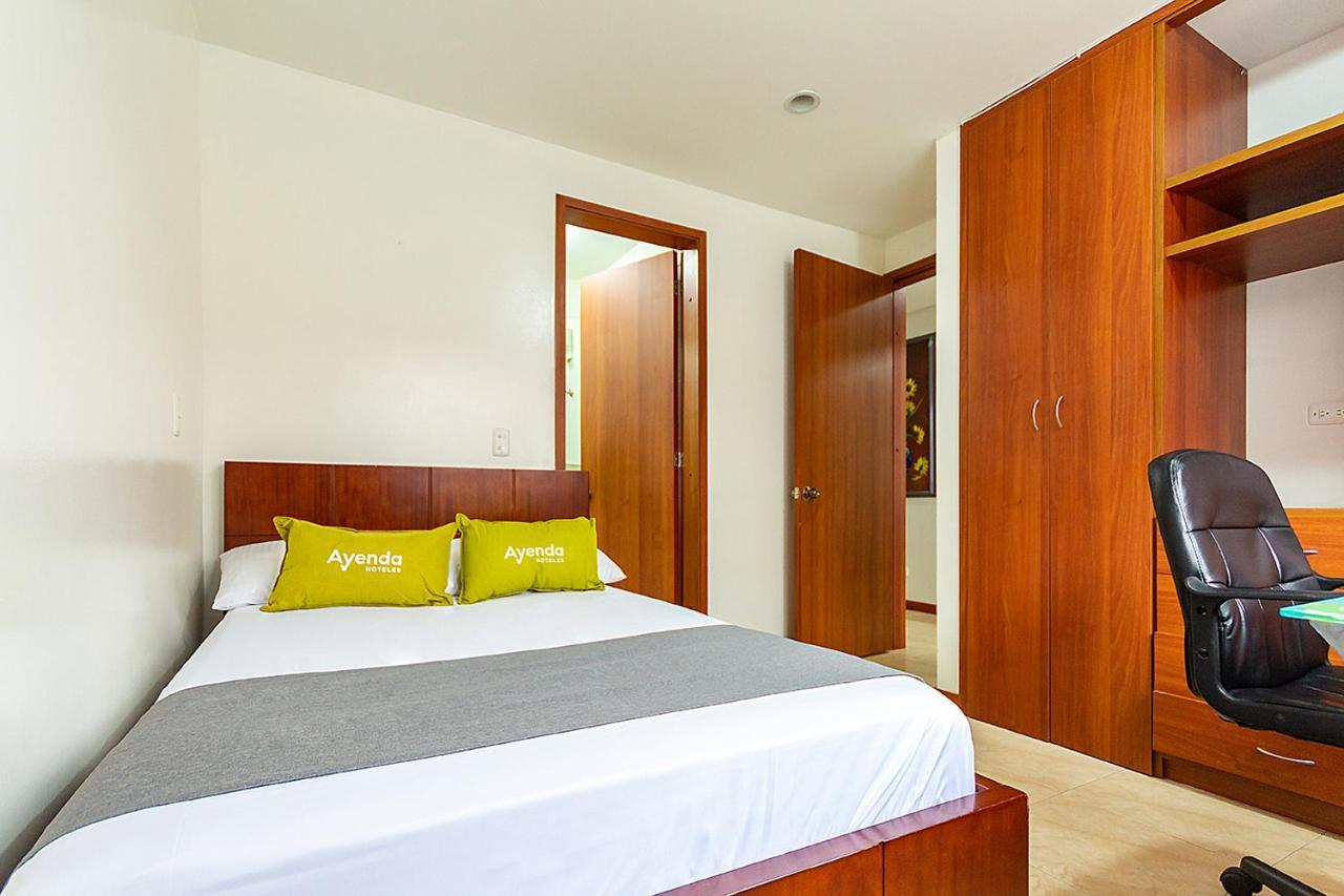 Hotel Ayenda Casa Howard 1092 Bogotá Exteriör bild